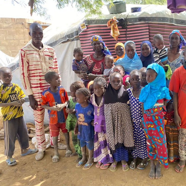 Flüchtlinge in Burkina Faso Hamadou Barry hat 100 Vertriebene bei sich aufgenommen
