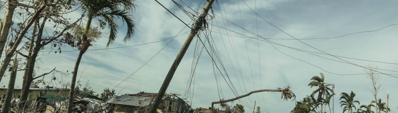 Zerstörung nach Taifun auf den Philippinen