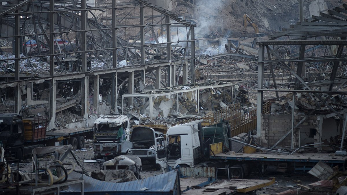 Der Hafen in Beirut liegt nach der Explosion in Schutt und Asche.