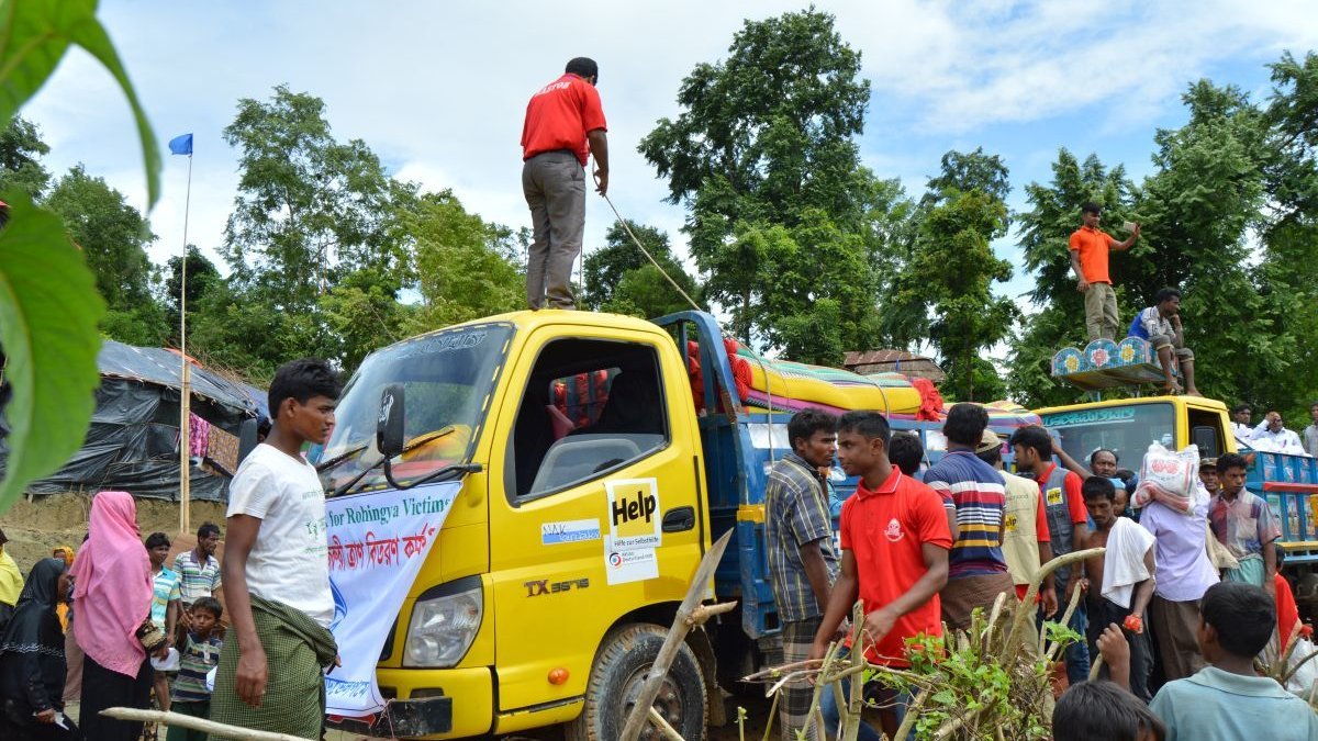 Spenden Bangladesch: Verteilung von Hilfsgütern an Rohingya Flüchtlinge