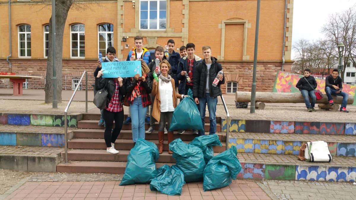 Spenden als Schule