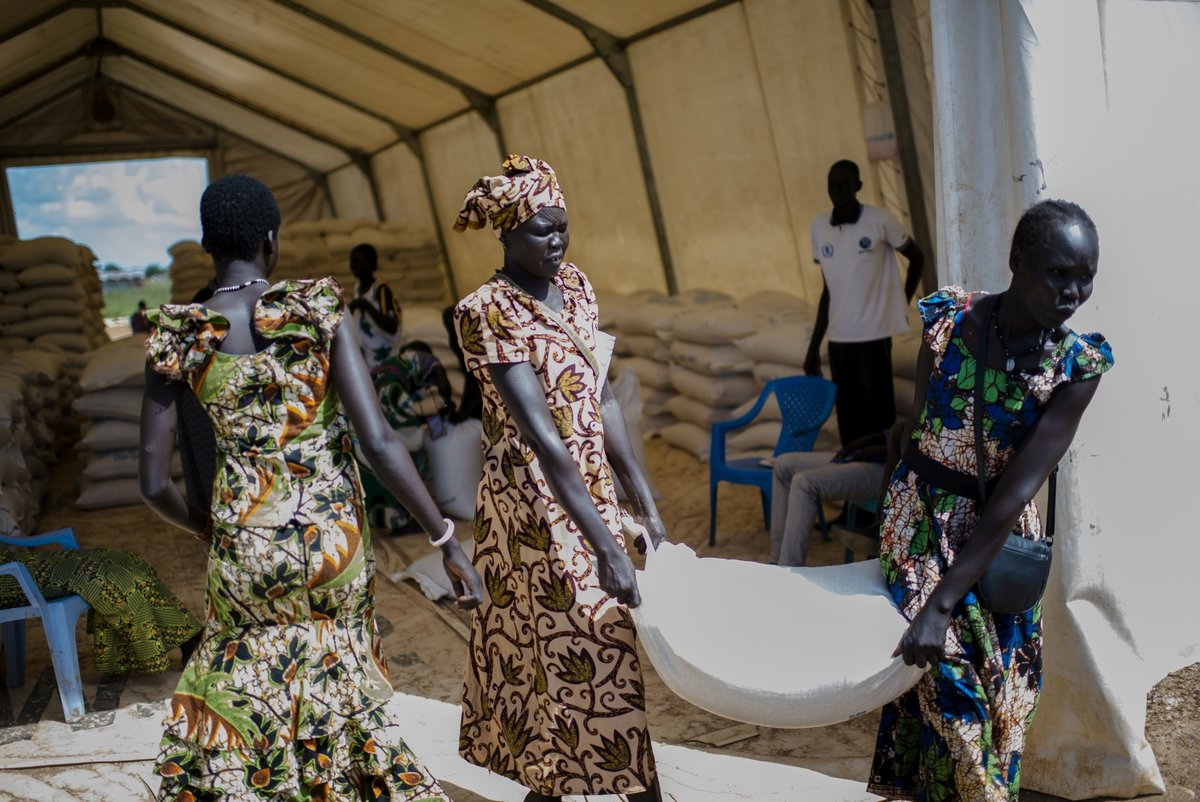 Verteilung von Lebensmitteln in Mingkaman, Südsudan