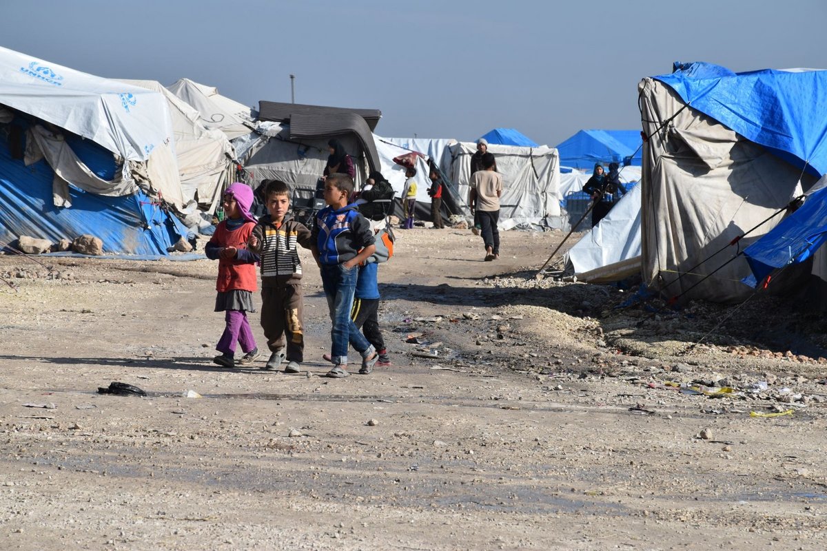 Spenden Syrien: Humanitäre Helferin vor Ort