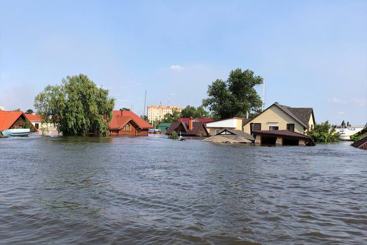 Schwere Überschwemmungen nach Staudammbruch in Cherson