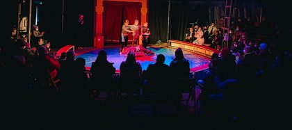 Kinder im Zirkus