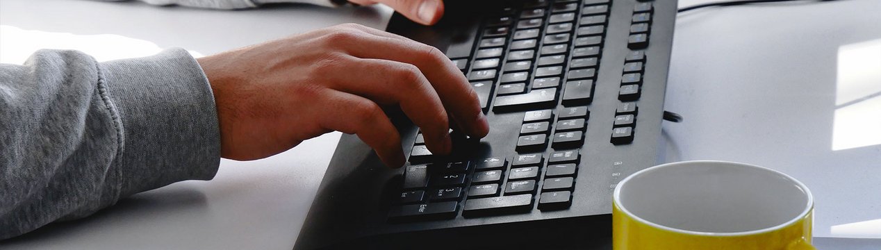 Nahaufnahme Computerarbeit