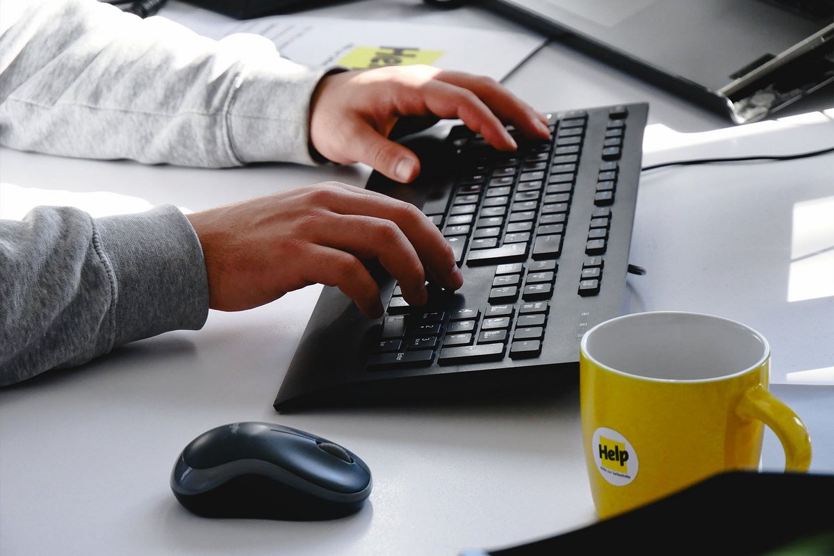 Nahaufnahme Computerarbeit