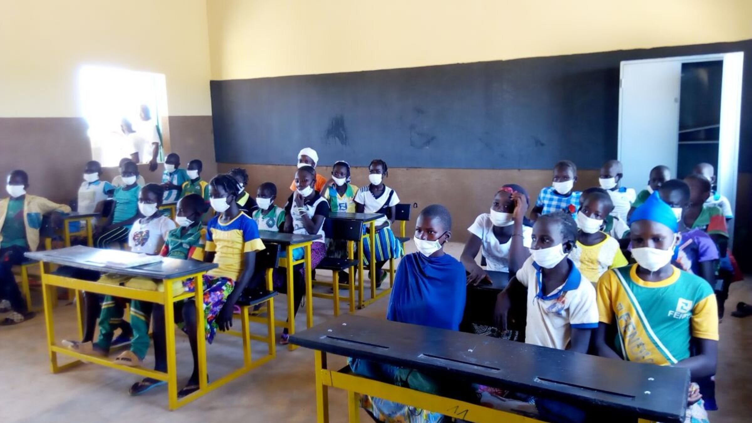 Spenden Burkina Faso: Nie wieder Unterricht unter dem Strohdach