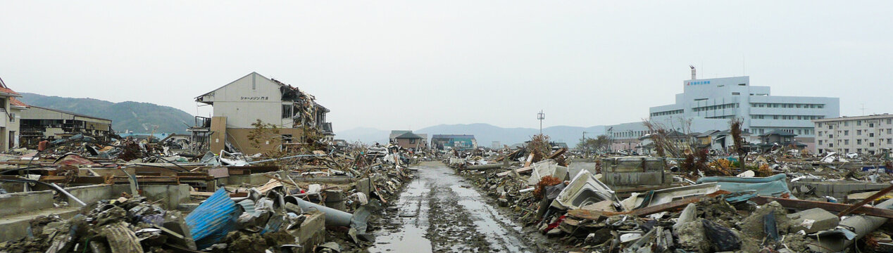 Zerstörung durch Tsunami in Japan