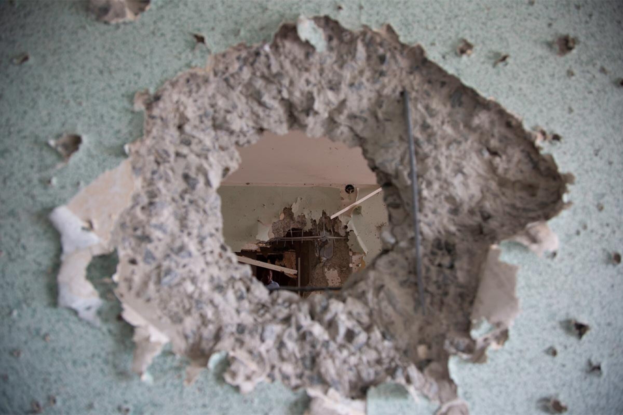 Einschussloch in einer Wand