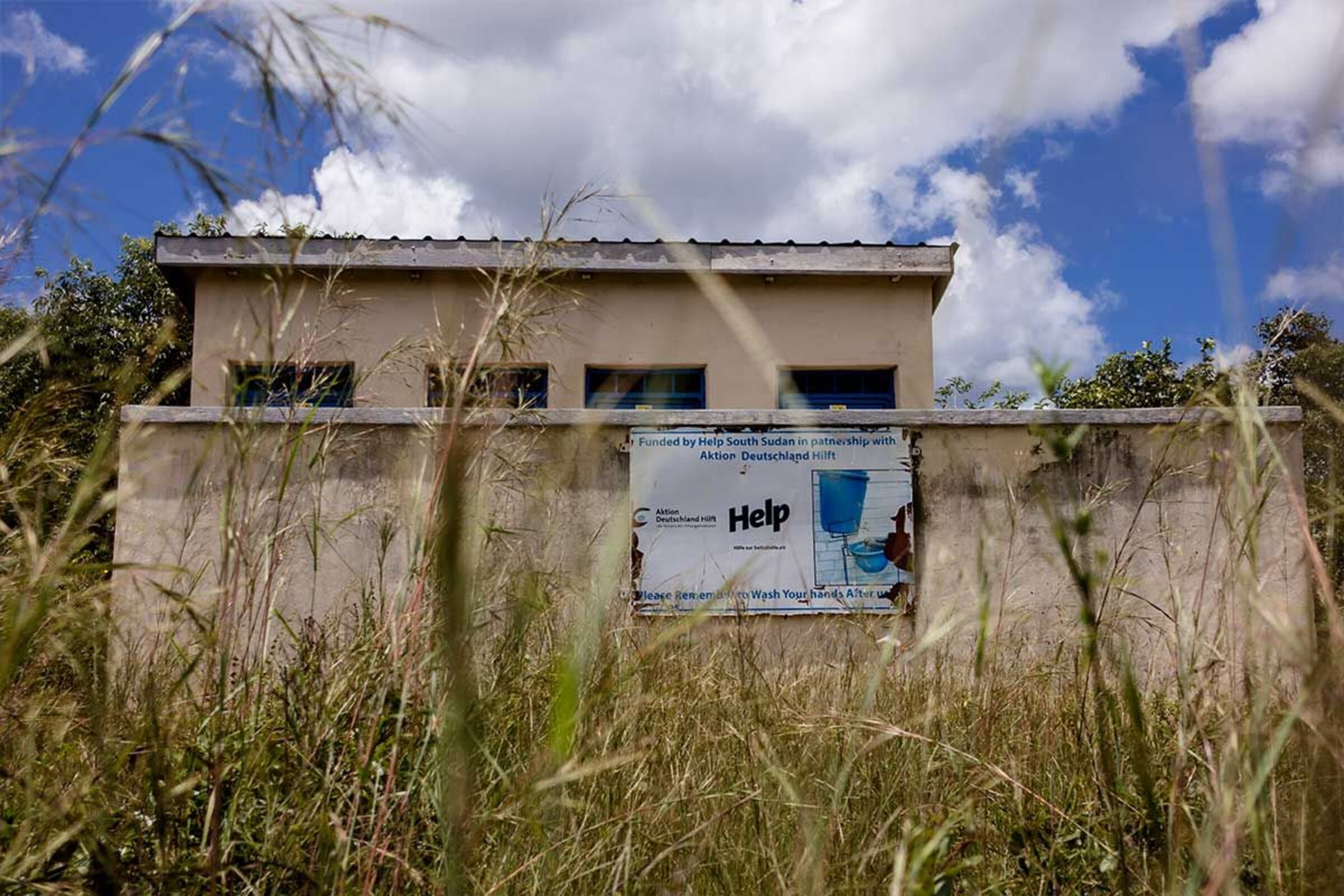 Spenden Periode: Help baut sanitäre Anlagen