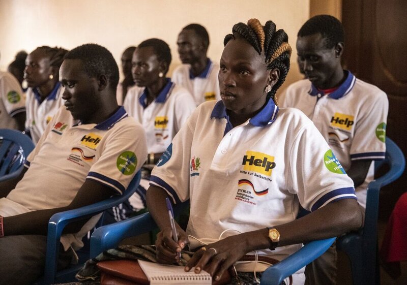 Im Südsudan bildet Help zahlreiche Hygiene-Botschafter:innen aus, die über Krankheiten und Hygienemaßnahmen informieren.