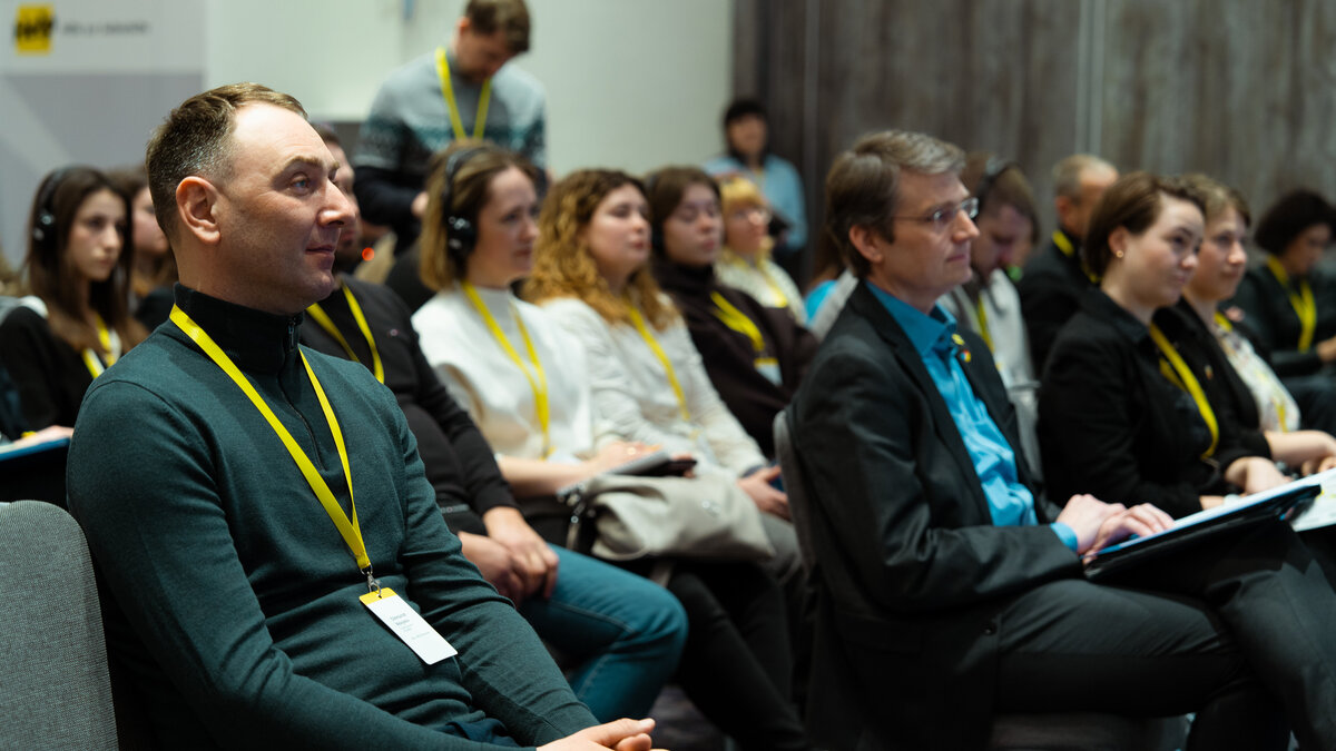 Help-Landesdirektor Oleksandr Novykov beim HLF-Launch in der Ukraine