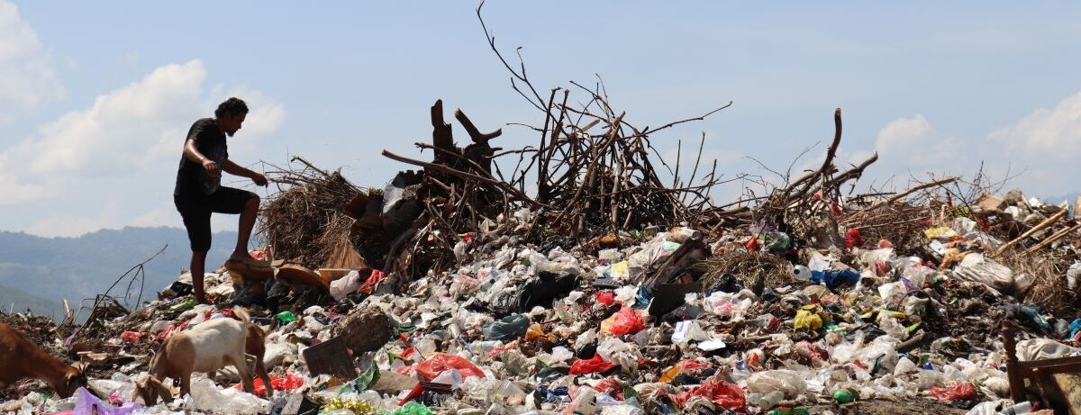 Spenden Indonesien: Müllberge aus Plastik Indonesien: Müllberge aus Plastik