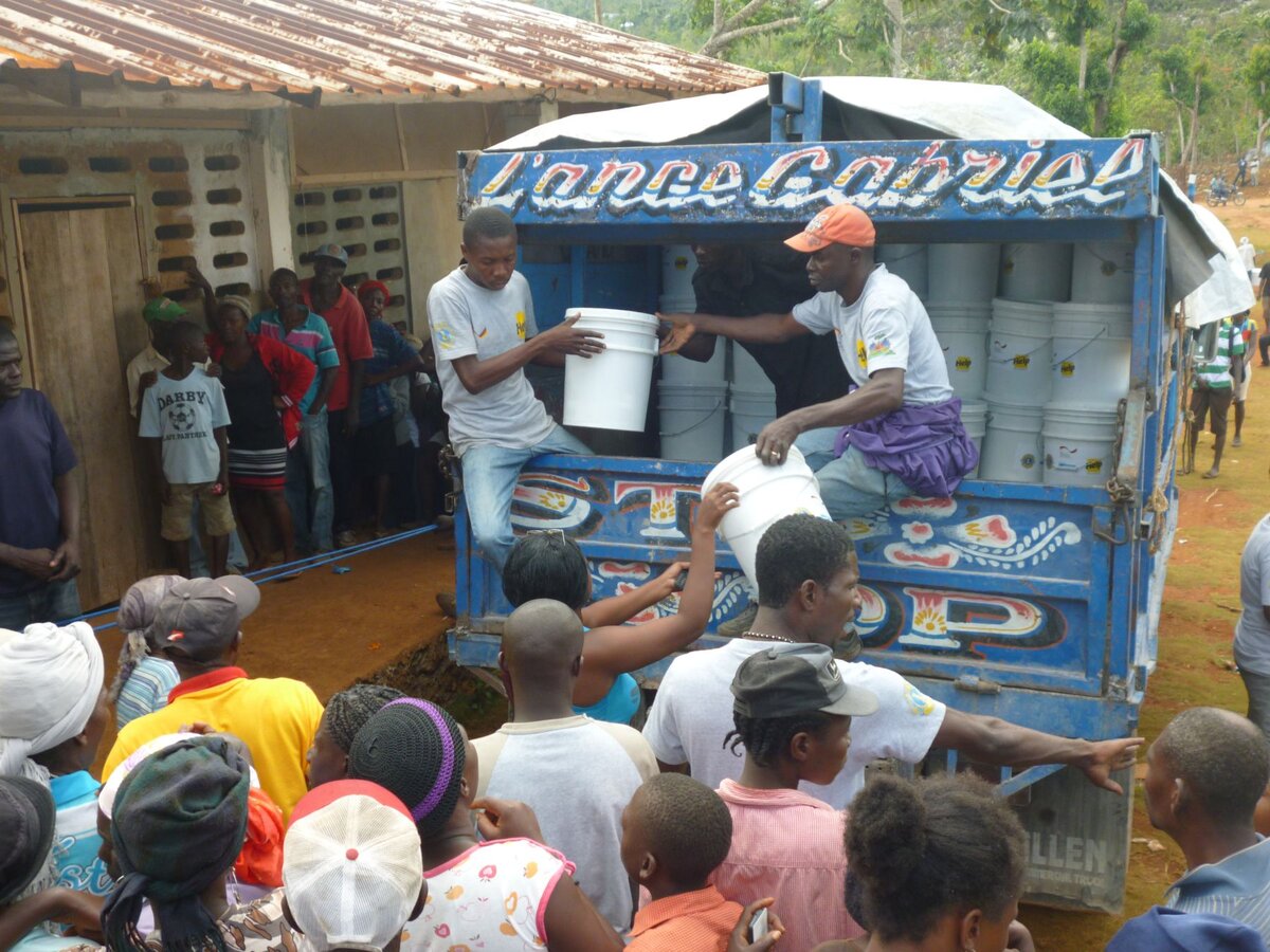 Verteilung von Hygiene-Paketen in Haiti