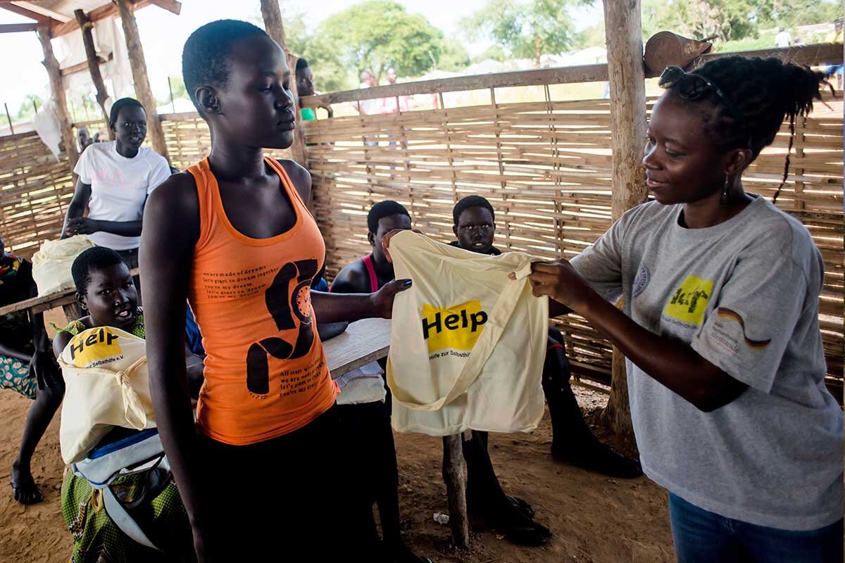Spenden Periode: Verteilung von Menstruationsprodukten