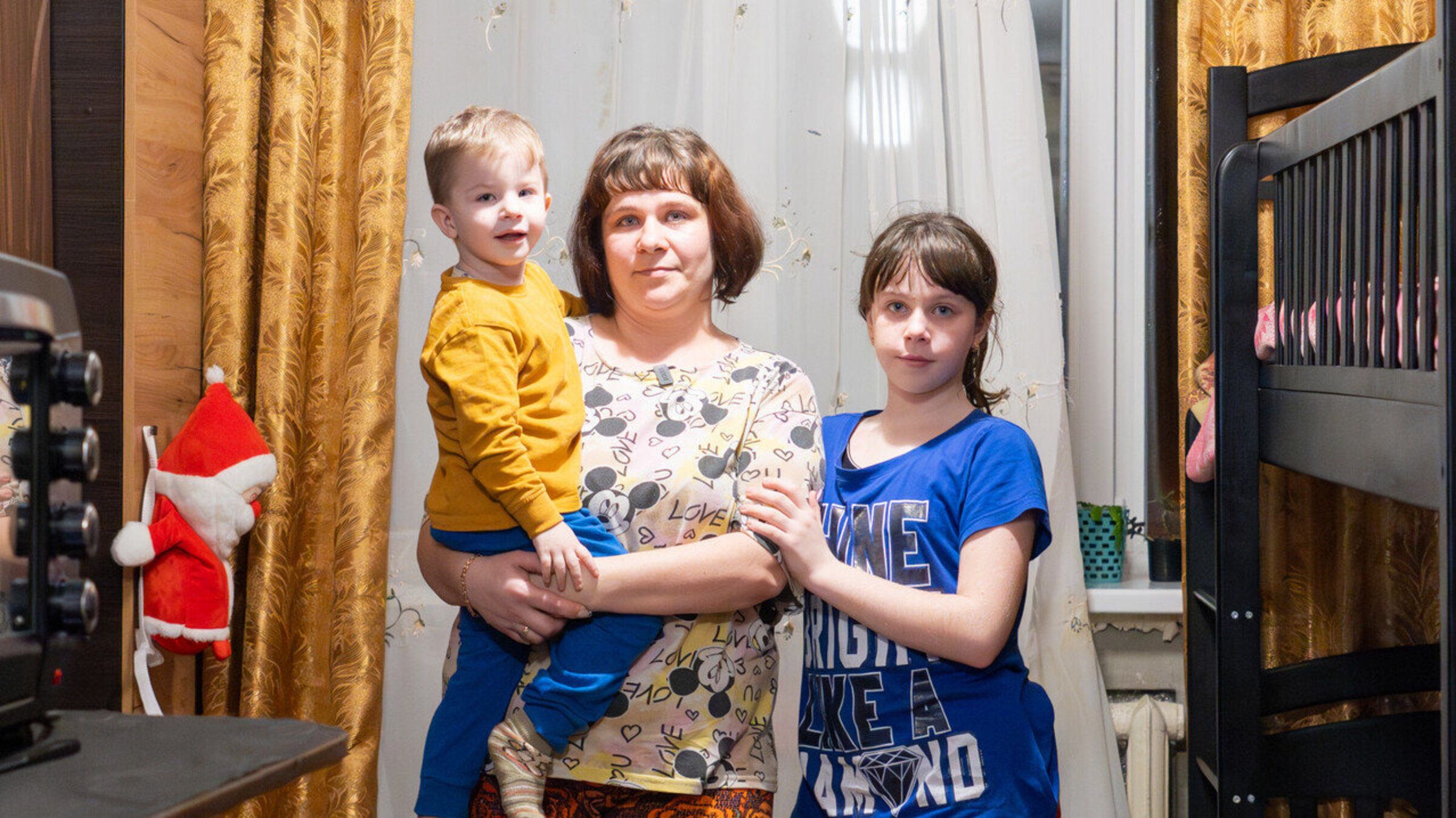 Iryna und ihre Kinder Arina und Artem