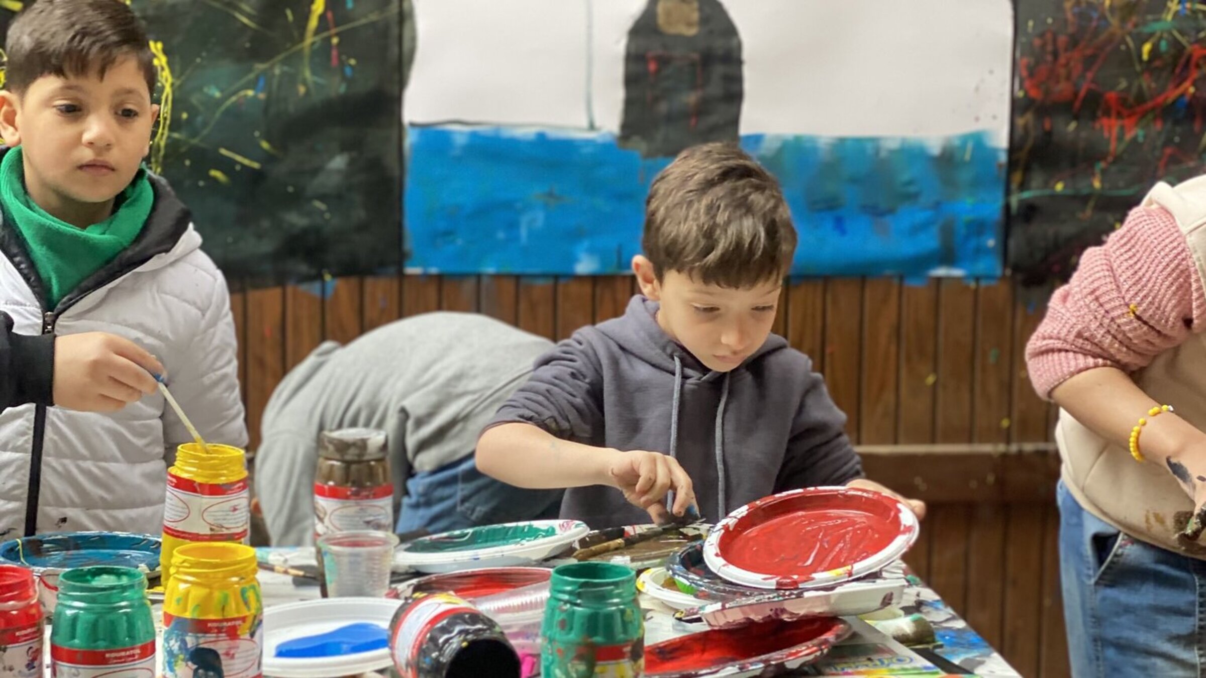 Palästinensische Kinder bei der Kunsttherapie