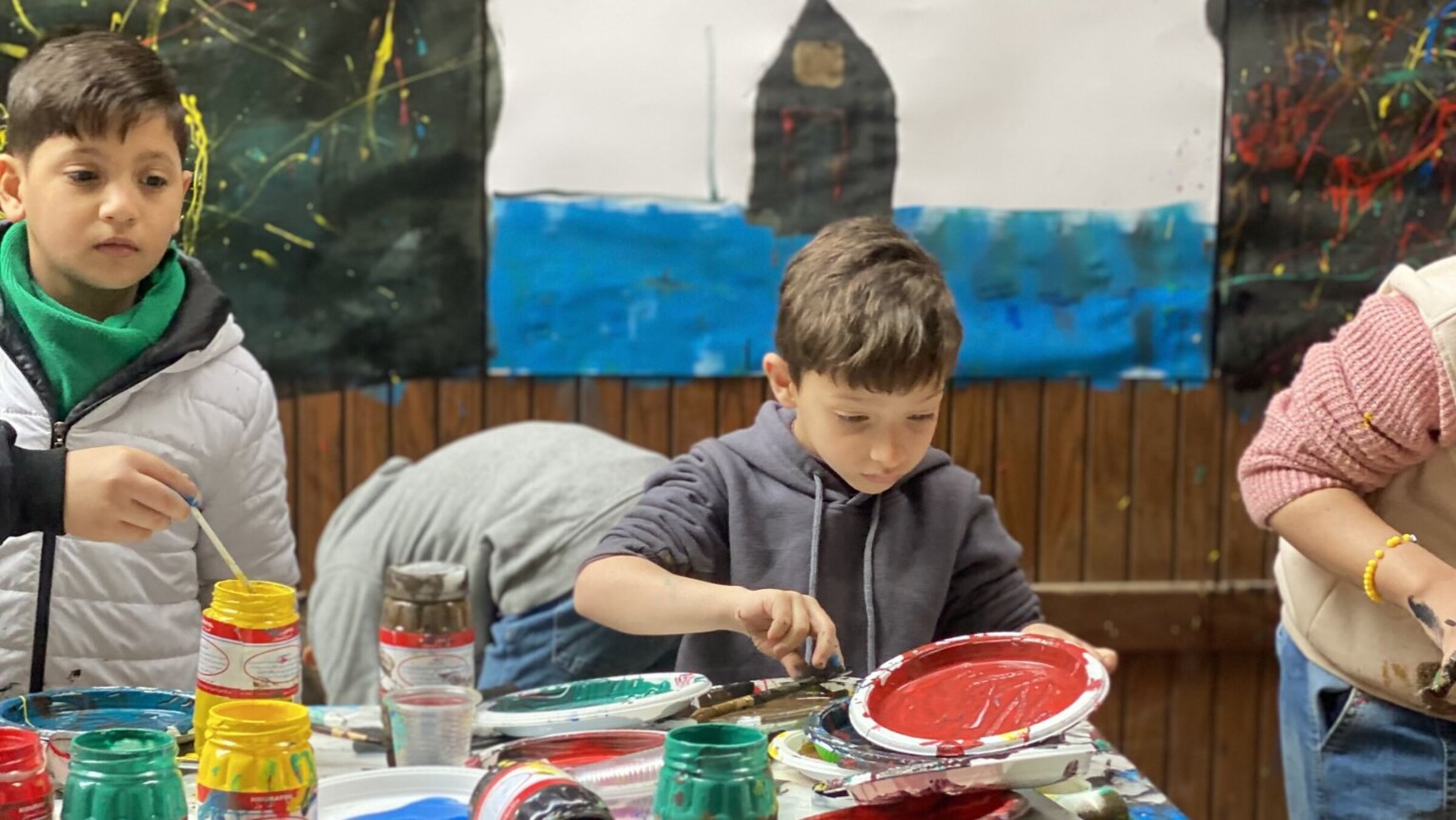 Palästinensische Kinder bei der Kunsttherapie