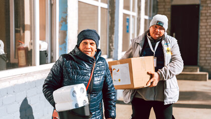 Help-Partnerorganisation Avalyst in der Ukraine verteilt Hygieneartikel