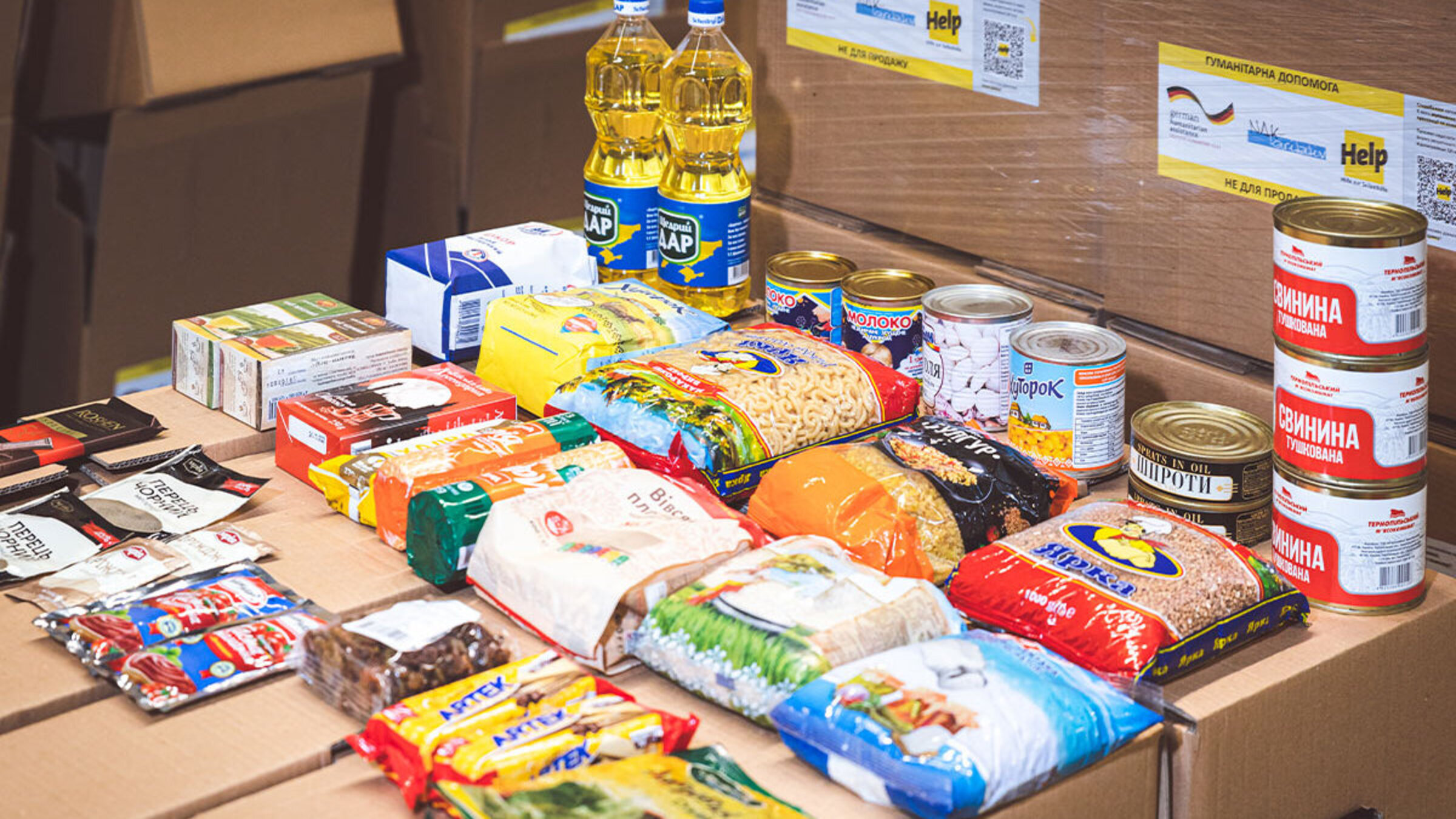 Inhalt eines Lebensmittel-Pakets für Menschen in der Ukraine