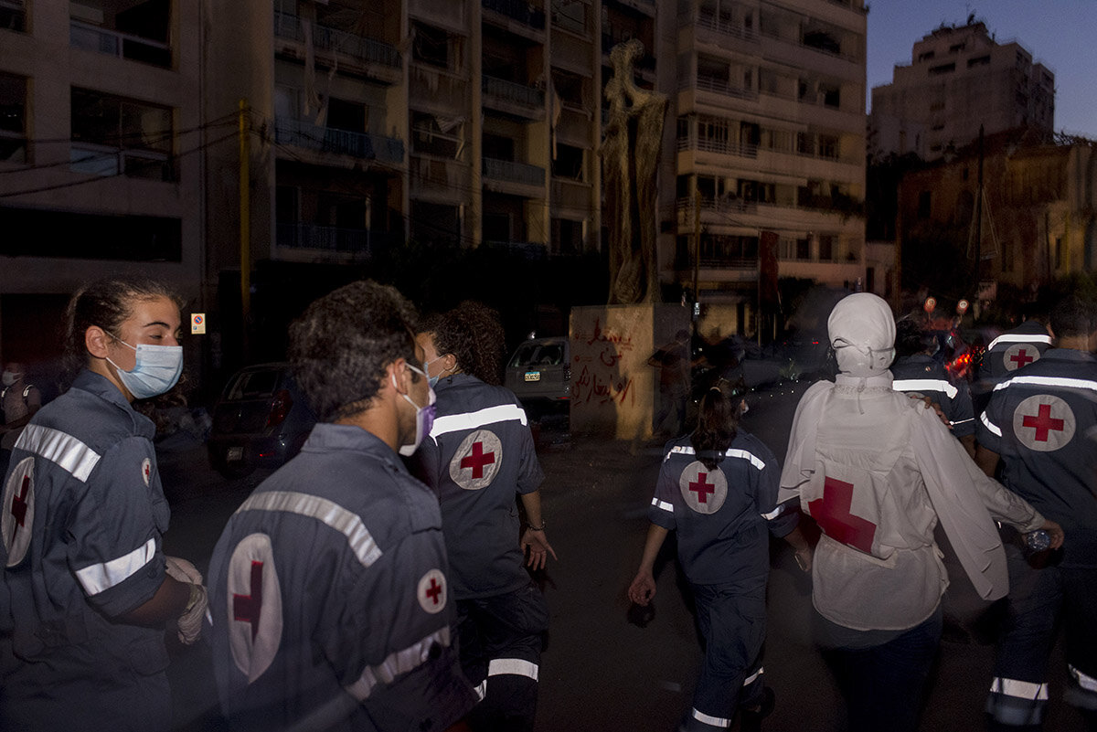Spenden für Beirut: Hilfskräfte nach der Explosion im Libanon