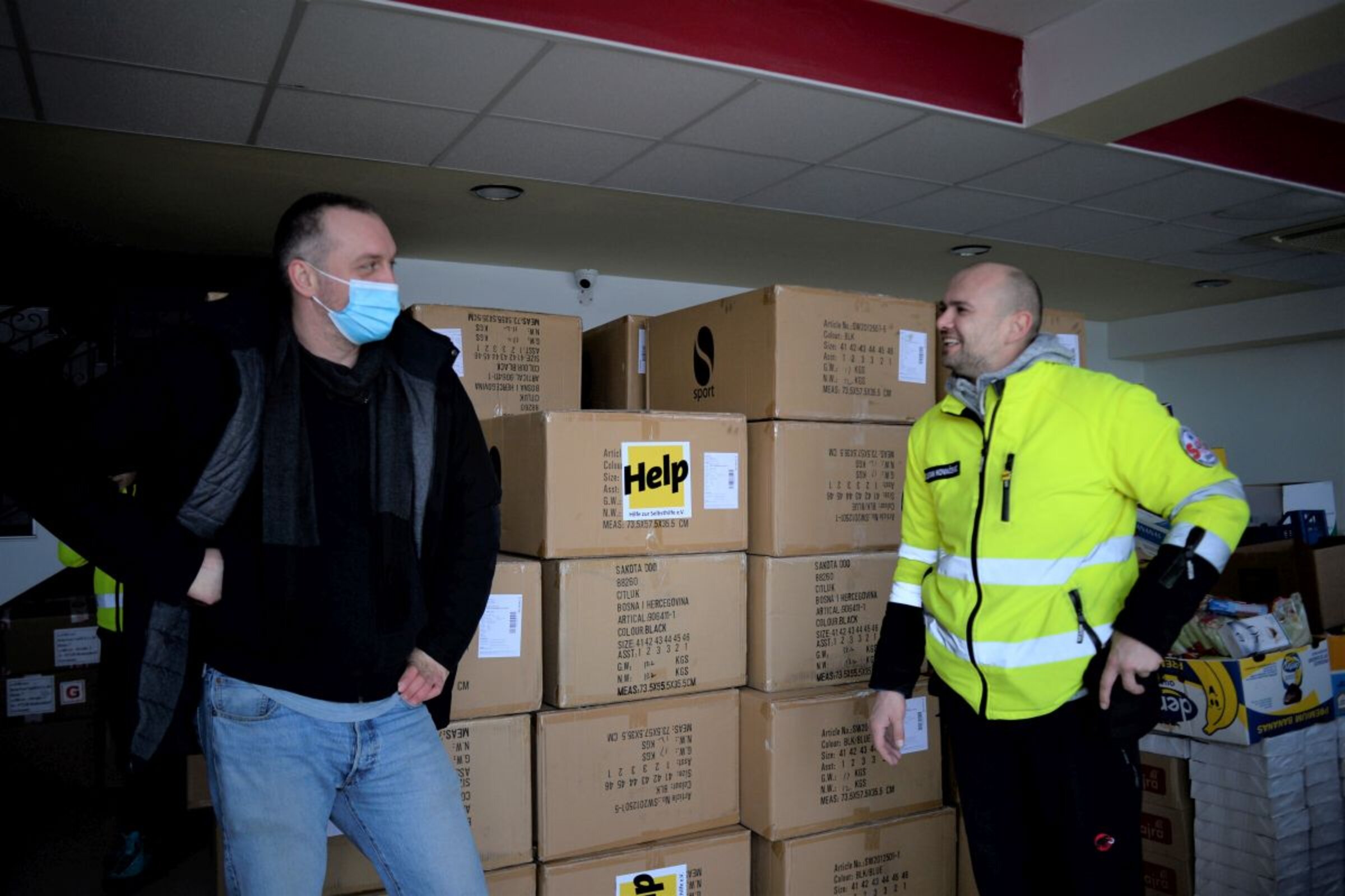 Spenden Bosnien Flüchtlingslager Nothilfe