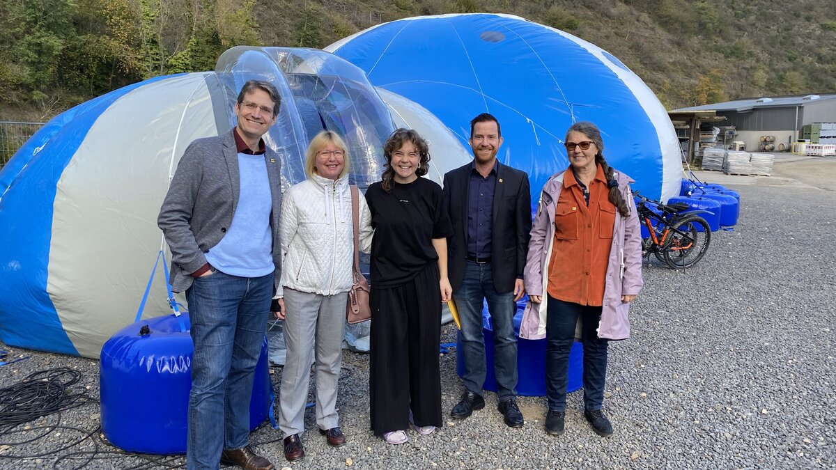 Dr. Thorsten Klose-Zuber, Angelika Josten-Janssen, Dirk W. Pieck und Ute Vogt beim Projektbesuch im Ahrtal.